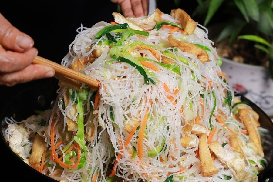 bún trứng chiên